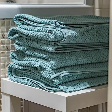 Next To Cathedral Square, Stylish 2bd Gem, Skapo St *