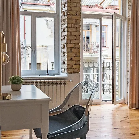 Next To Cathedral Square, Stylish 2bd Gem, Skapo St *