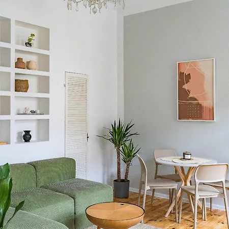 Next To Cathedral Square, Stylish 2bd Gem, Skapo St *