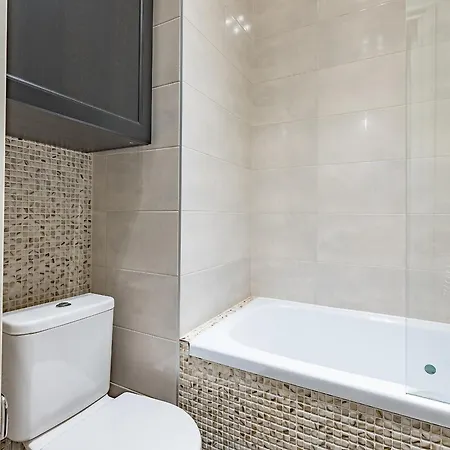 Next To Cathedral Square, Stylish 2bd Gem, Skapo St