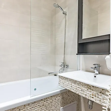 公寓 Next To Cathedral Square, Stylish 2bd Gem, Skapo St