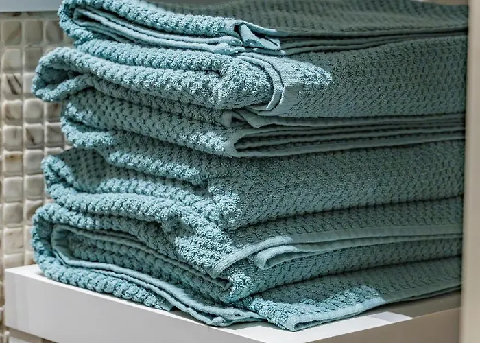 Next To Cathedral Square, Stylish 2bd Gem, Skapo St *