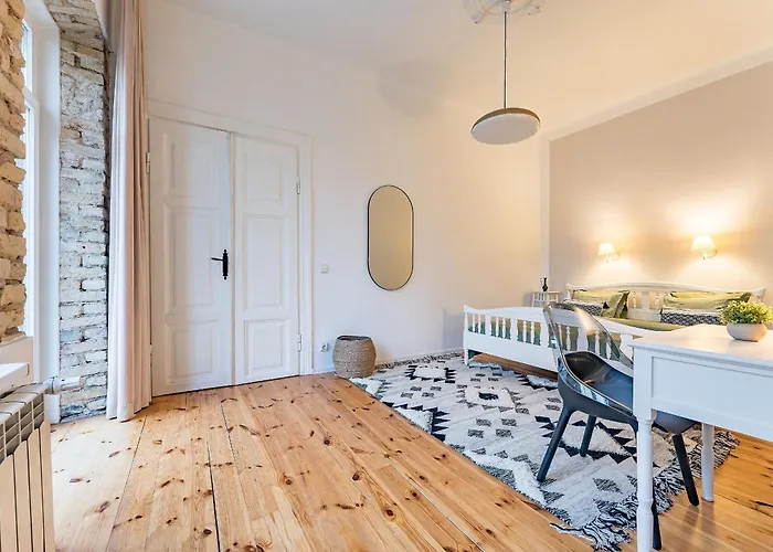 Next To Cathedral Square, Stylish 2bd Gem, Skapo St アパート ヴィリニュス