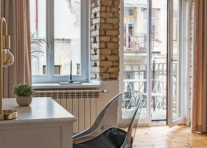 Next To Cathedral Square, Stylish 2bd Gem, Skapo St *