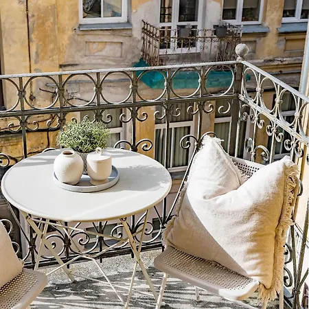 Next To Cathedral Square, Stylish 2bd Gem, Skapo St Vilnius