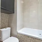 Next To Cathedral Square, Stylish 2bd Gem, Skapo St