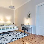 Next To Cathedral Square, Stylish 2bd Gem, Skapo St شقة *