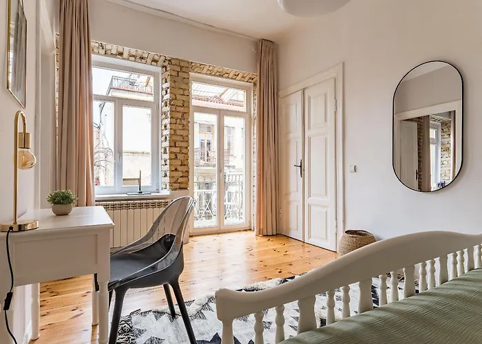 Next To Cathedral Square, Stylish 2bd Gem, Skapo St