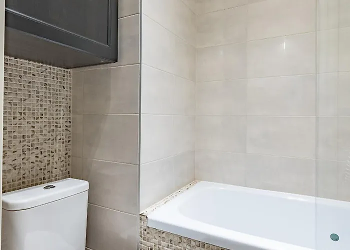 Next To Cathedral Square, Stylish 2bd Gem, Skapo St